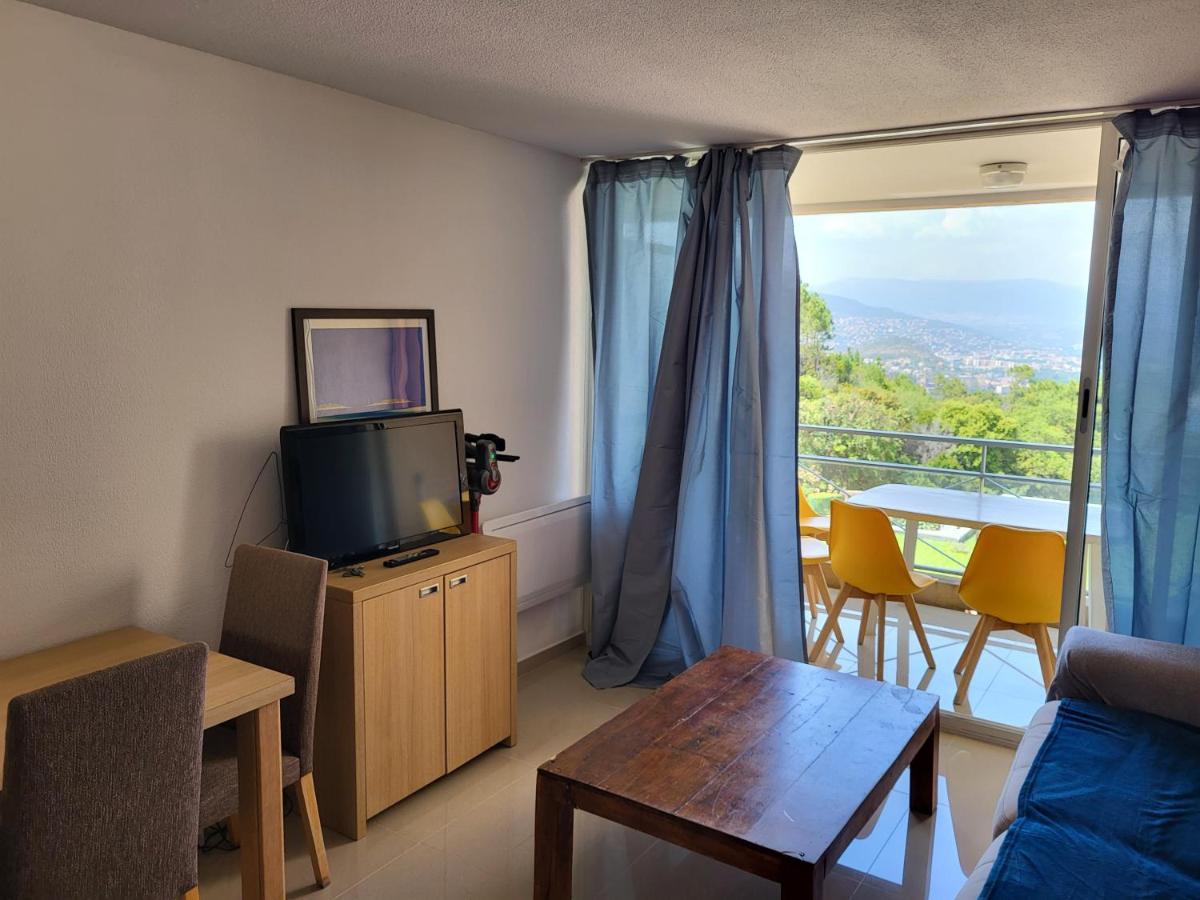 Vue Mer Et Esterel Sur La Baie De Cannes Théoule-sur-Mer Exteriör bild